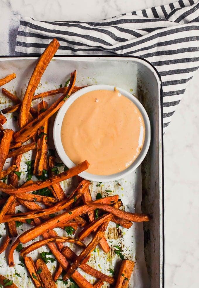 crispy carrot fries with sriracha mayo dip
