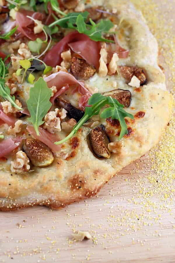 Fig and prosciutto pizza with balsamic glaze