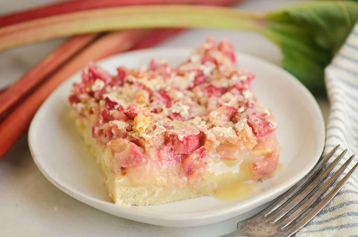 slice of maple rhubarb bar with a fork