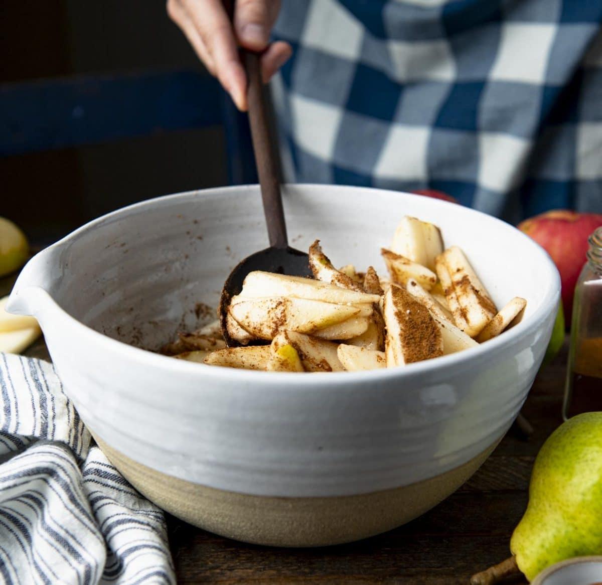 sliced pear filling for a crisp