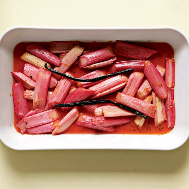 Berbere rhubarb bars