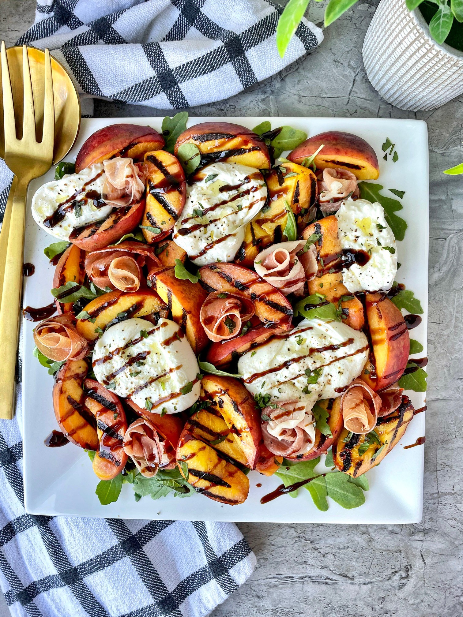 grilled peach and prosciutto salad with balsamic glaze
