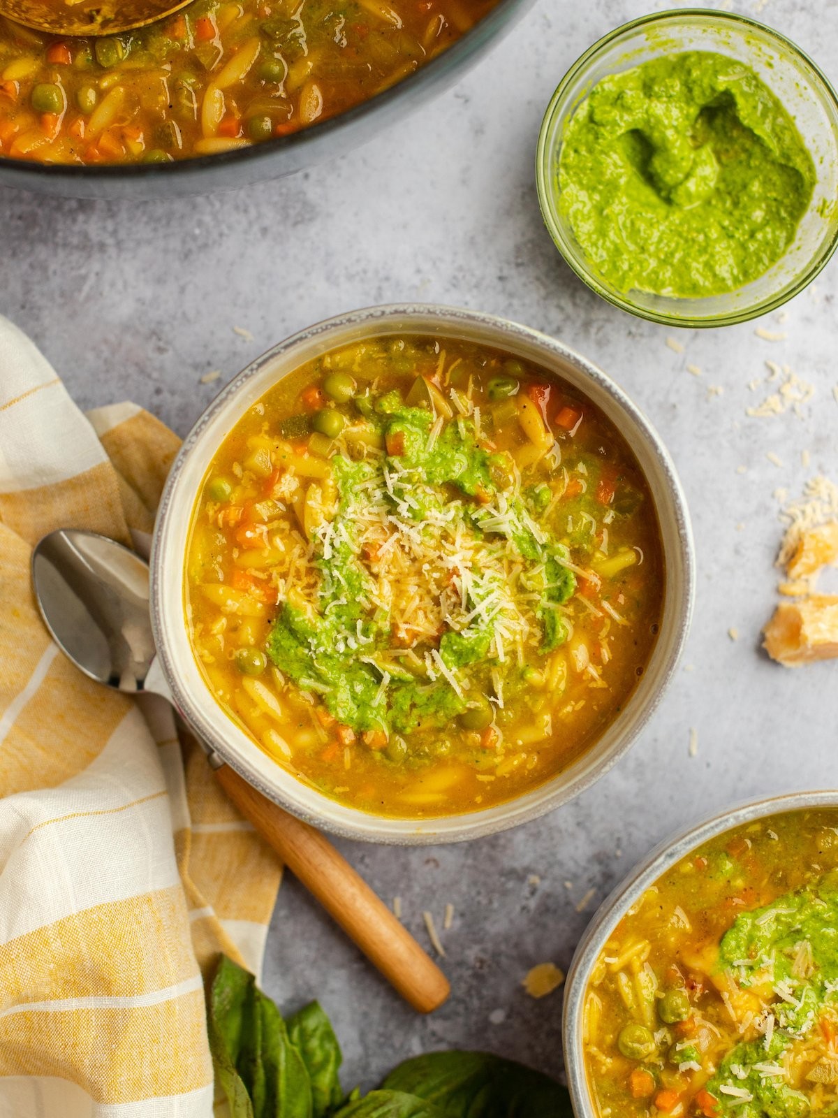 grilled vegetable soup with basil pesto